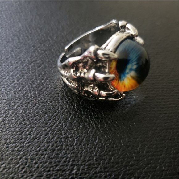NWT Adjustable Dragon Claw Evil Eye Ring - Picture 5 of 10
